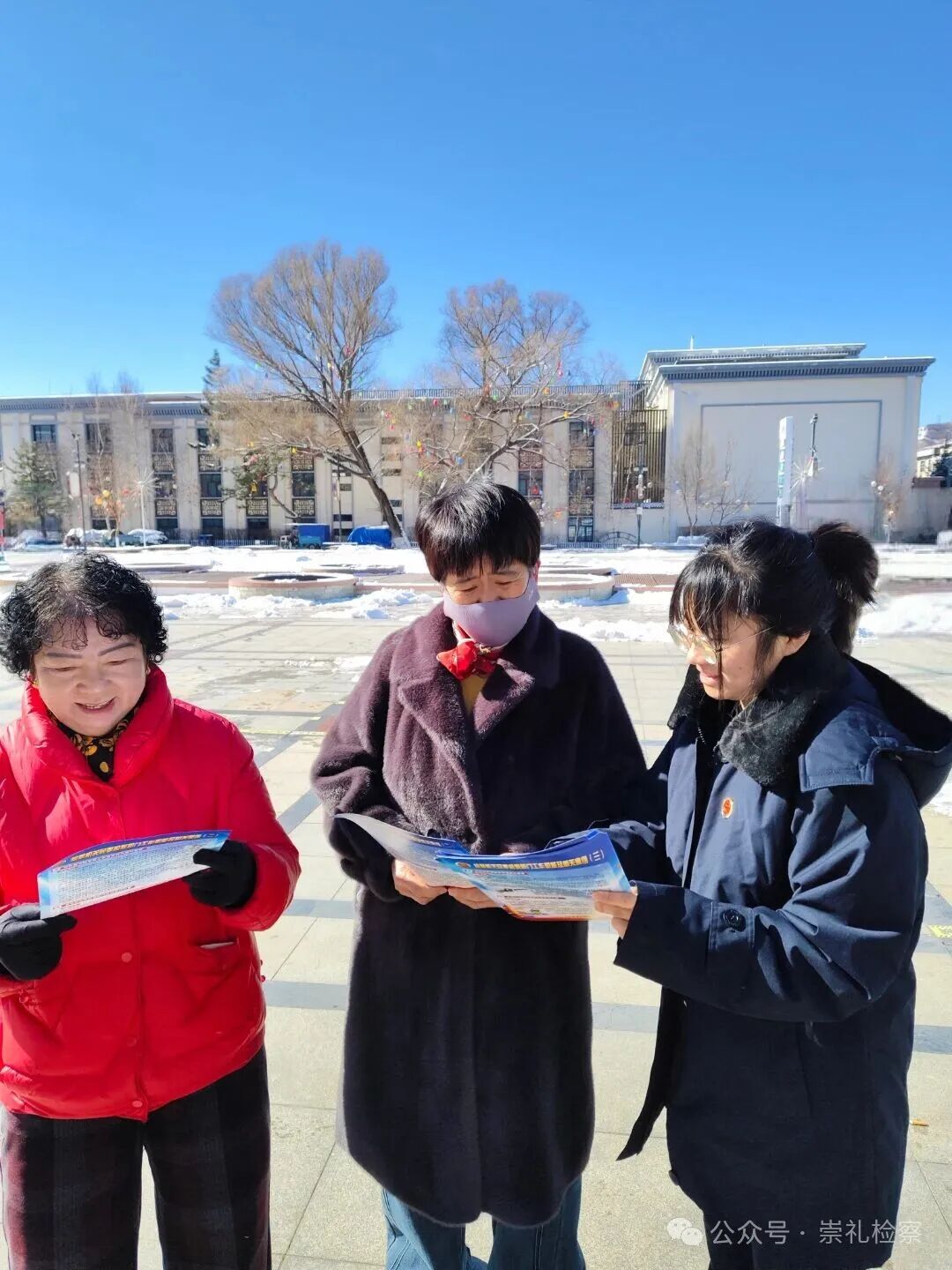 �Է�֮���ػ�������Ȩ�桪���żҿ��г��������ԺЯ�ָ�����չ��Ů��ר���շ��