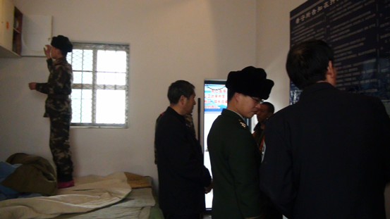 检察院监所科联合看守所武警中队开展安全大检查